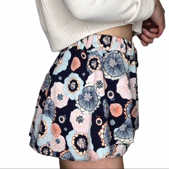 Zara Dresses & Skirts - Zara Floral Print Skort Skirt Elastic Waist Sz M